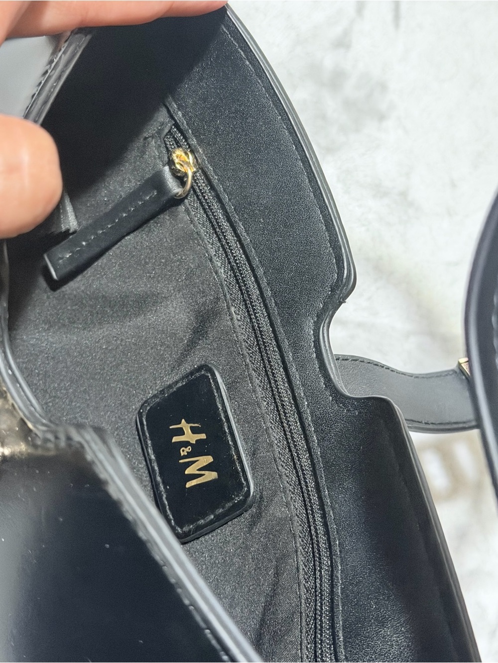 Black Leather Shoulder Bag - Picture 5 of 10